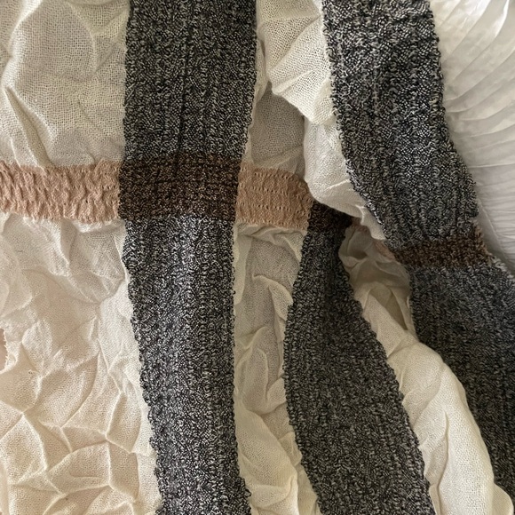 Cashmere Burberry Black, Gray and Cream Checkered Scarf - Picture 2 of 5